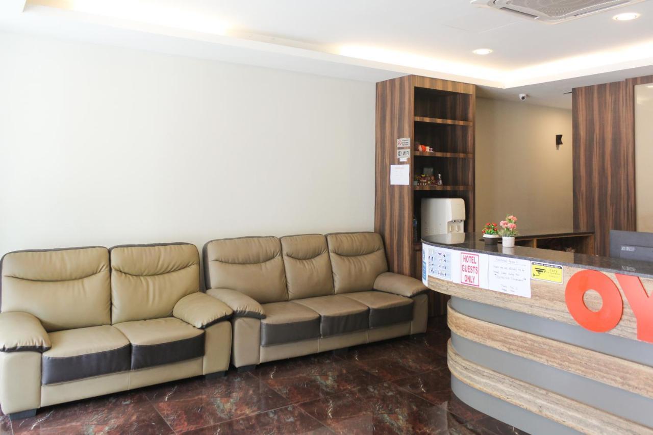 Oyo 90027 Happy Hotel Johor Bahru Extérieur photo