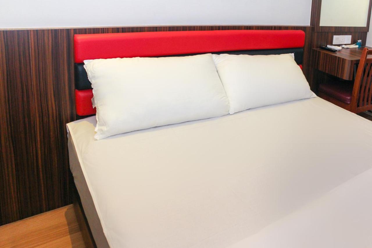 Oyo 90027 Happy Hotel Johor Bahru Extérieur photo