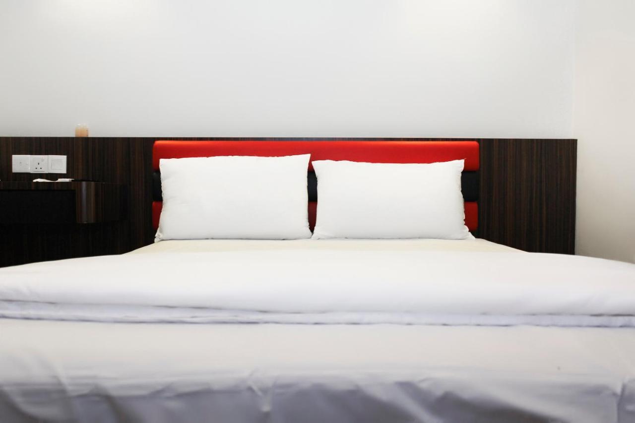 Oyo 90027 Happy Hotel Johor Bahru Extérieur photo