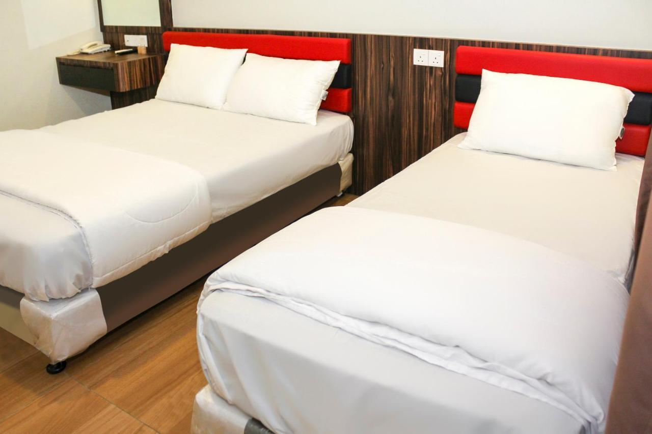 Oyo 90027 Happy Hotel Johor Bahru Extérieur photo
