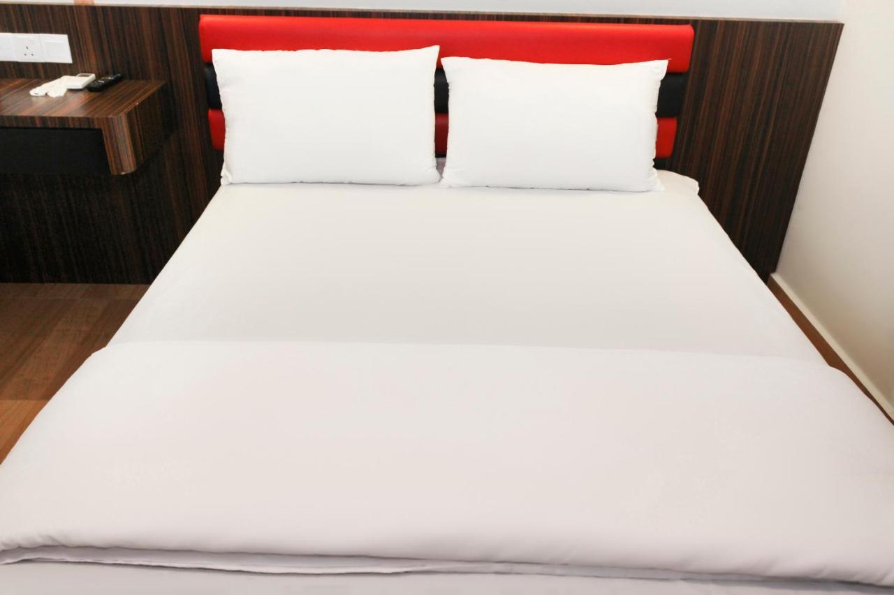 Oyo 90027 Happy Hotel Johor Bahru Extérieur photo