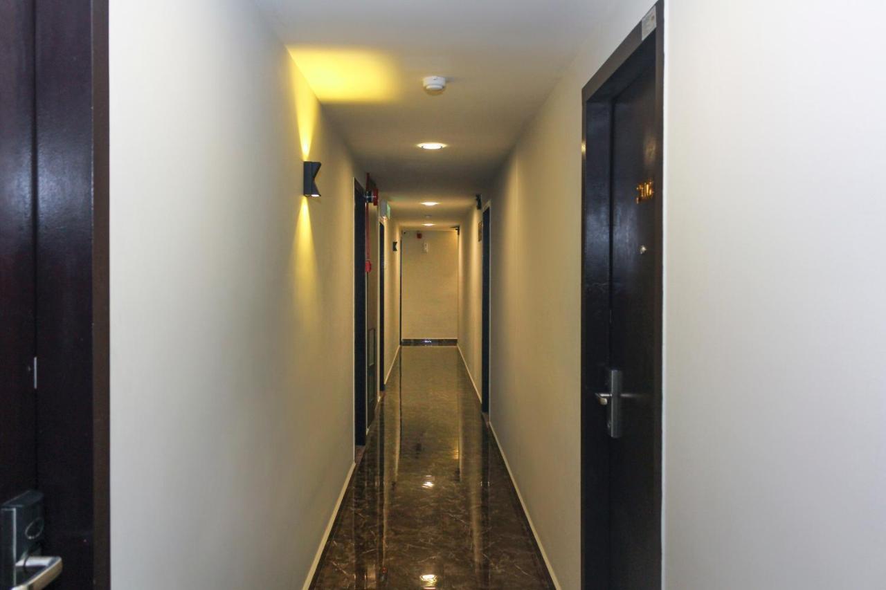 Oyo 90027 Happy Hotel Johor Bahru Extérieur photo